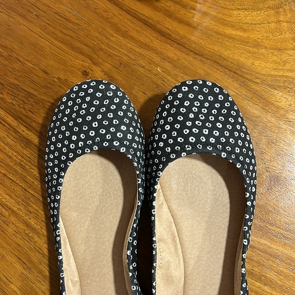 Flats or slip on shoes from Sonoma - Picture 4 of 7